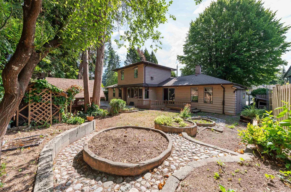 2495 LAURALYNN DRIVE, North Vancouver BC V7J 2Y6, North Vancouver BC — Residential for Sale — Photo 10 of 39