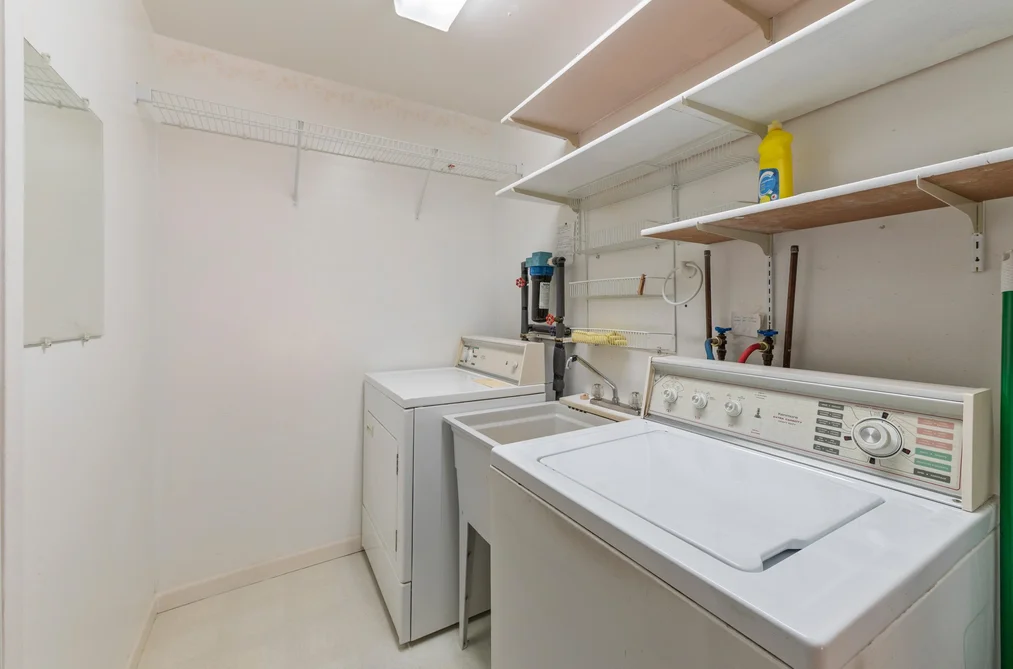 2495 LAURALYNN DRIVE, North Vancouver BC V7J 2Y6, North Vancouver BC — Residential for Sale — Photo 31 of 39