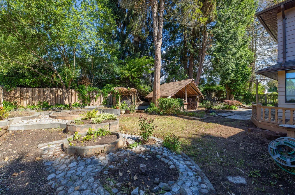 2495 LAURALYNN DRIVE, North Vancouver BC V7J 2Y6, North Vancouver BC — Residential for Sale — Photo 9 of 39