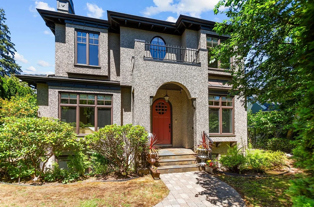 House for sale at 2495 W 33rd Avenue Vancouver British Columbia - MLS: R3136965