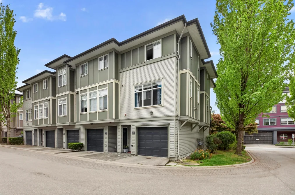 25 1010 EWEN AVENUE, New Westminster BC V3M 5C9, New Westminster BC — Residential for Sale - Photo 2