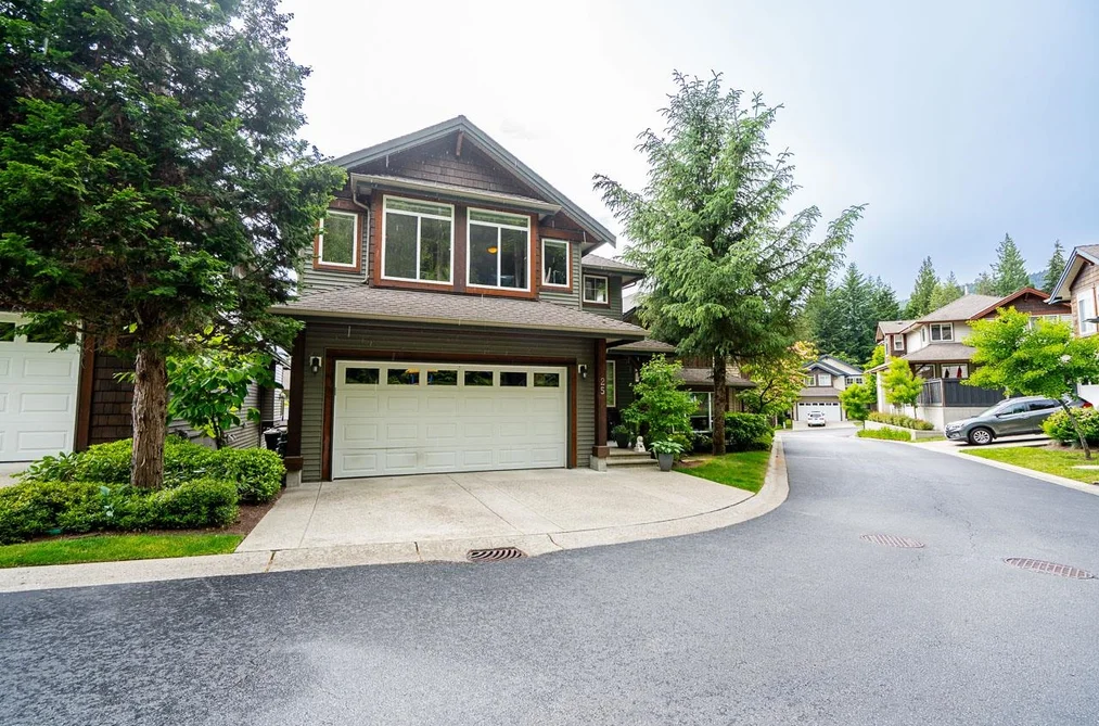 25 1705 PARKWAY BOULEVARD, Coquitlam BC V3E 3T3, Coquitlam BC — Residential for Sale - Photo 2