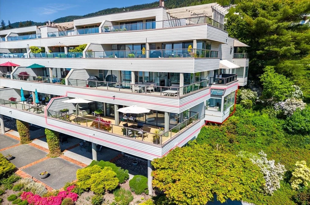 Condo for sale at 25 2236 Folkestone Way West Vancouver British Columbia - MLS: R3119481
