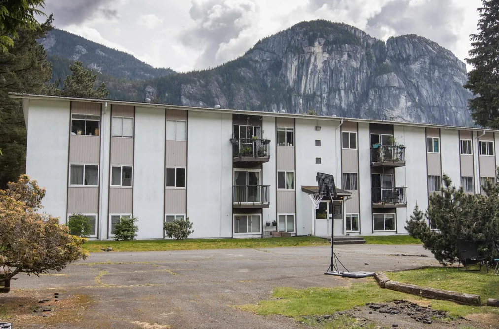 25 38175 WESTWAY AVENUE, Squamish BC V8B 0Y4, Squamish BC — Residential for Sale - Photo 2