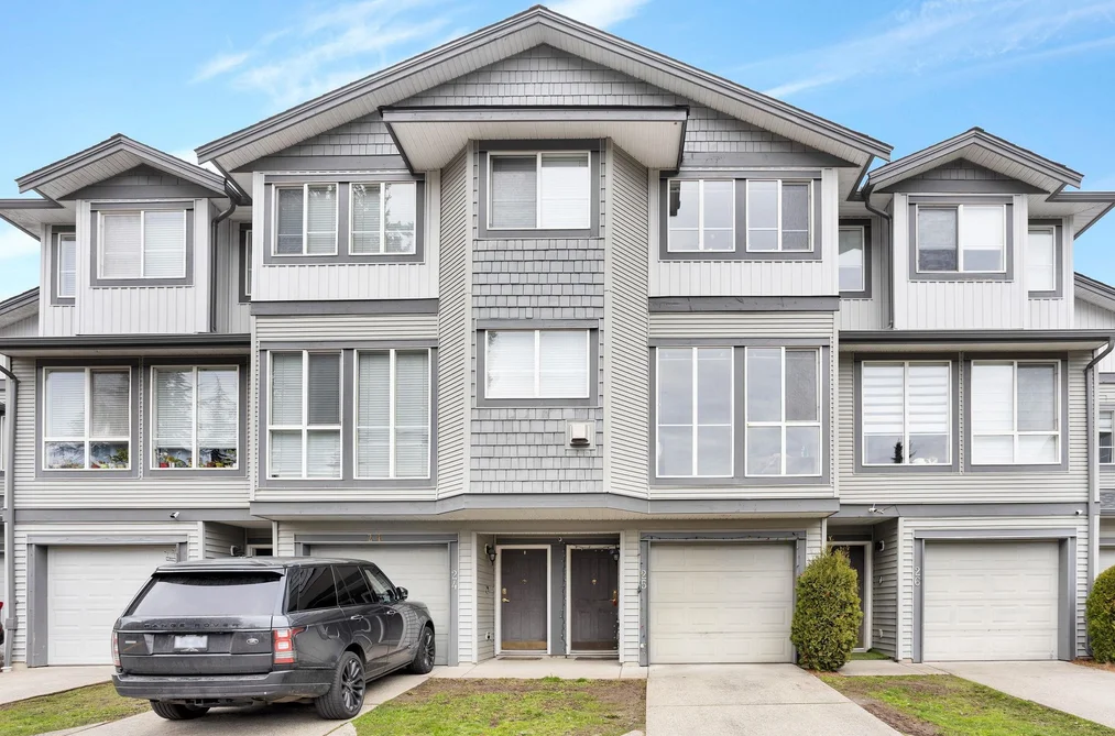 Townhouse for sale at 25 7250 144 Street Surrey British Columbia - MLS: R3099017