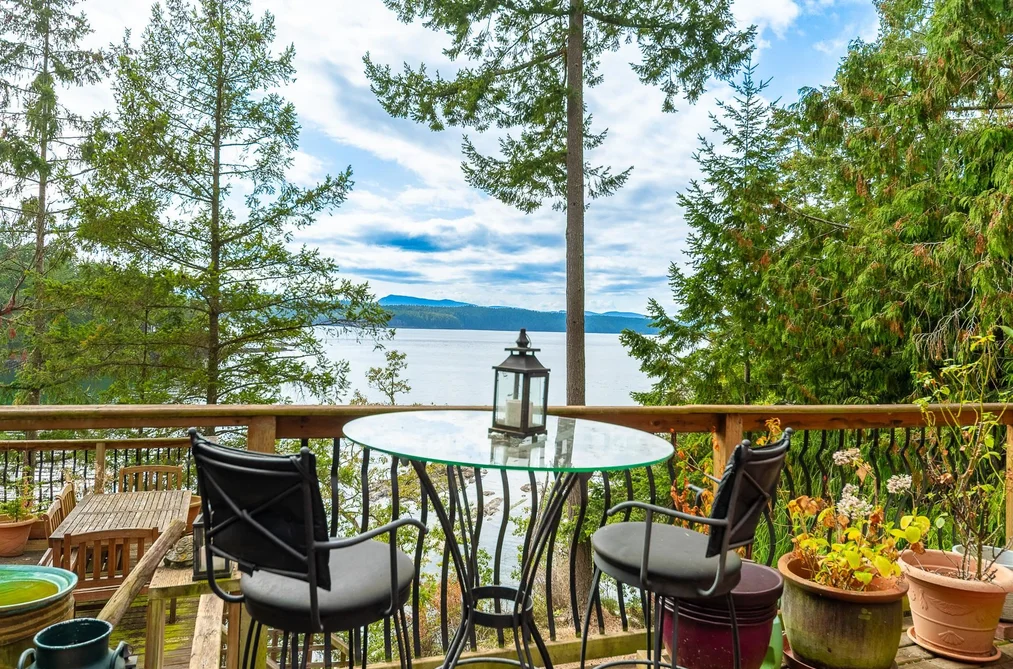 House for sale at 250 Leighton Lane Mayne Island British Columbia - MLS: R3166701