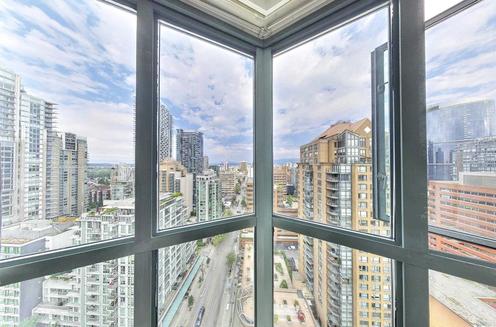 Condo for sale at 2501 1188 Howe Street Vancouver British Columbia - MLS: R3156461