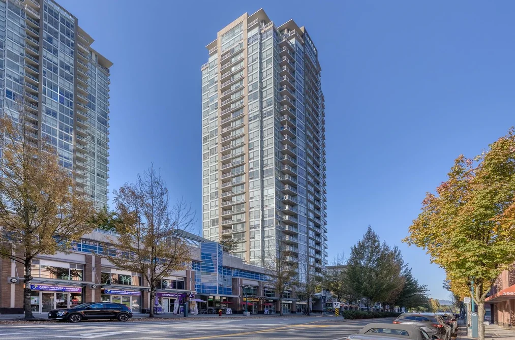 Condo for sale at 2501 2968 Glen Drive Coquitlam British Columbia - MLS: R3168335