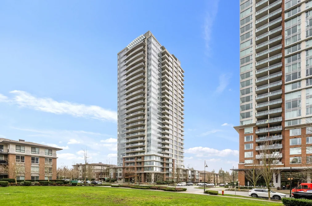 Condo for sale at 2501 3102 Windsor Gate Coquitlam British Columbia - MLS: R3094207