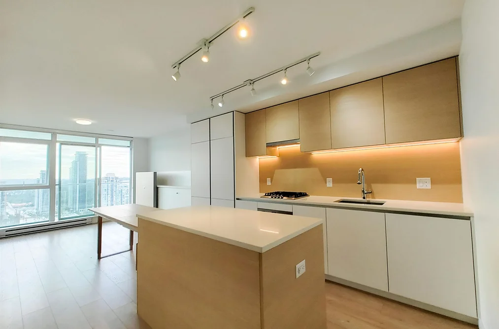 Condo for sale at 2503 652 Whiting Way Coquitlam British Columbia - MLS: R3102544