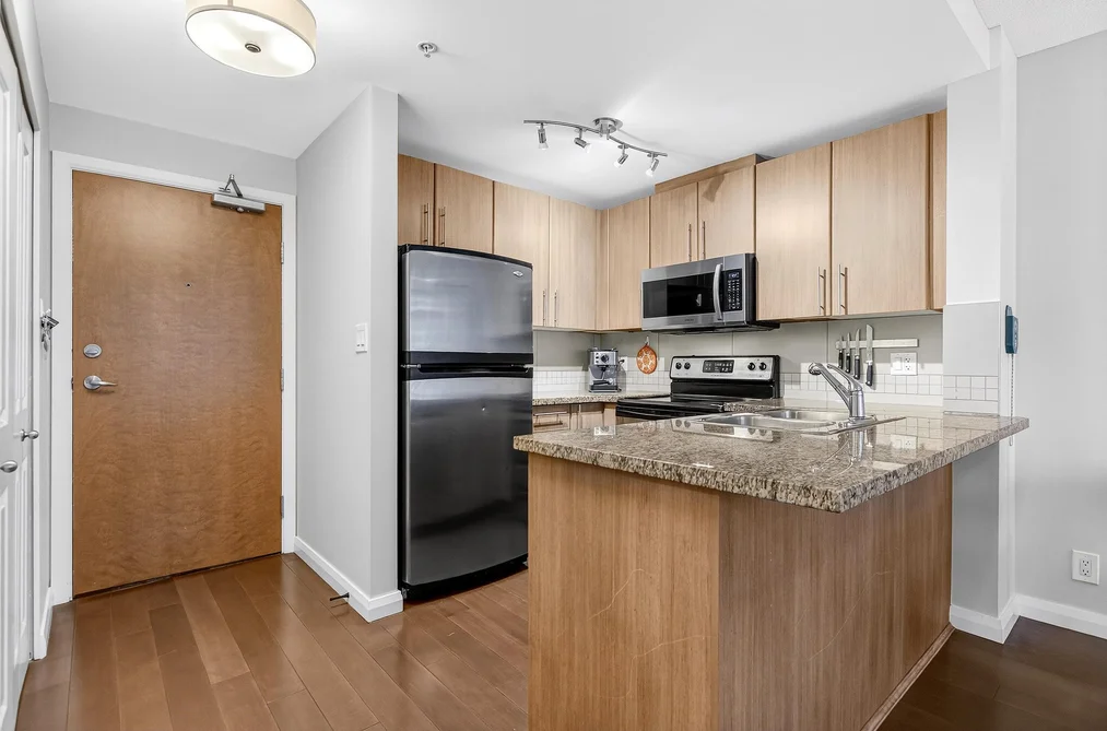 2503 892 CARNARVON STREET, New Westminster BC V3M 0C5, New Westminster BC — Residential for Sale - Photo 2