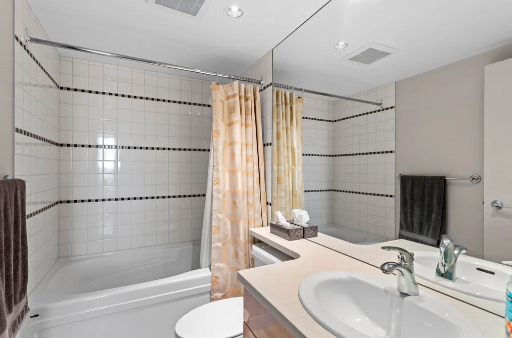 2505 1033 MARINASIDE CRESCENT, Vancouver BC V6Z 3A3, Vancouver BC — Residential for Sale — Photo 23 of 40