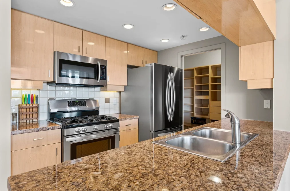 2505 1033 MARINASIDE CRESCENT, Vancouver BC V6Z 3A3, Vancouver BC — Residential for Sale — Photo 7 of 40
