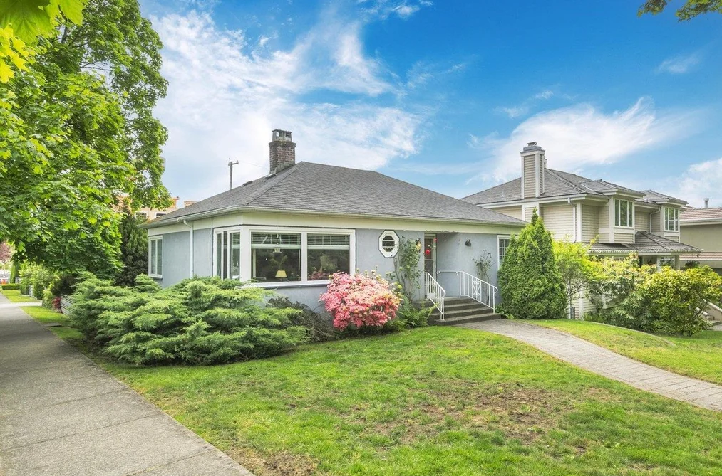 House for sale at 2506 W 15th Avenue Vancouver British Columbia - MLS: R3126231