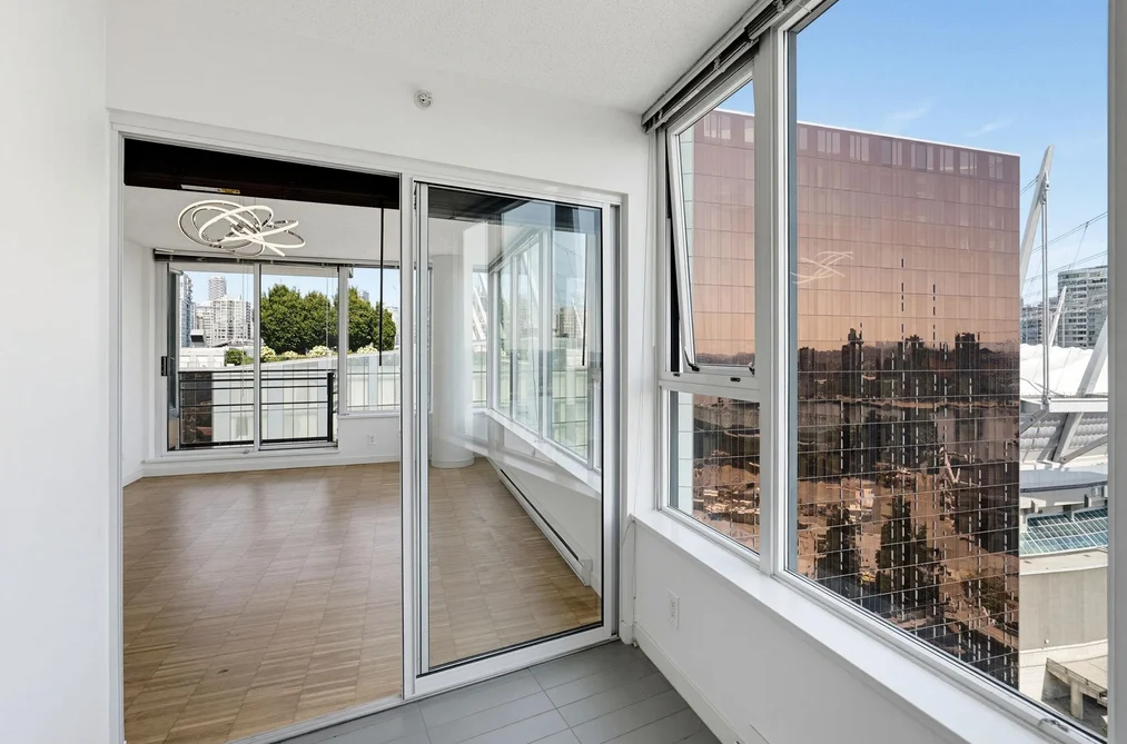 2508 - 33 Smithe Street, Vancouver, BC - MLS: R3150038 - Photo 17 2508 - 33 Smithe Street, Vancouver, BC - MLS: R3150038 - Photo 17