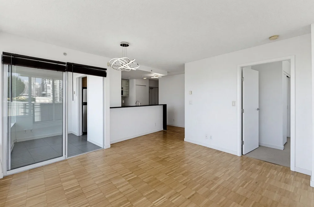 2508 - 33 Smithe Street, Vancouver, BC - MLS: R3150038 - Photo 9 2508 - 33 Smithe Street, Vancouver, BC - MLS: R3150038 - Photo 9