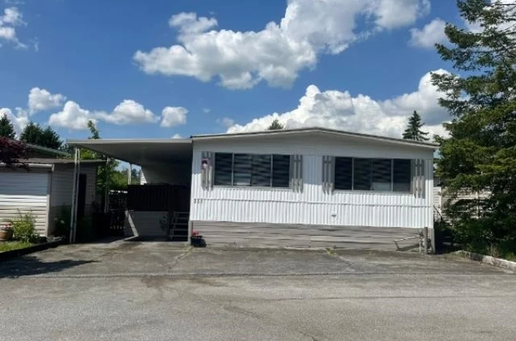 251 201 CAYER STREET, Coquitlam BC V3K 5A9, Coquitlam BC — Residential for Sale - Photo 2