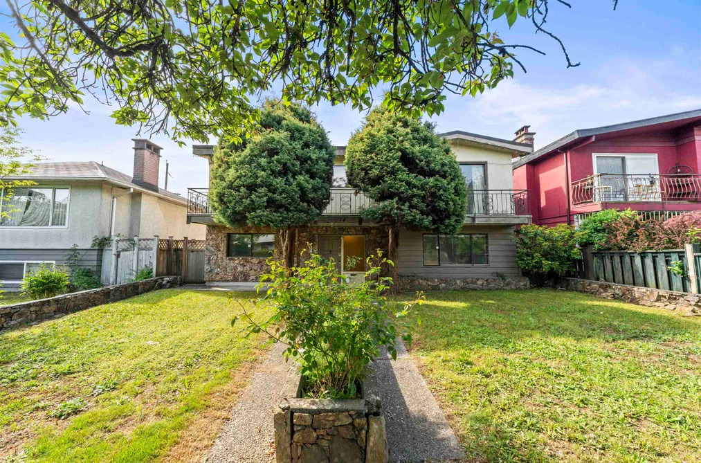 House for sale at 2514 E 49th Avenue Vancouver British Columbia - MLS: R3121036