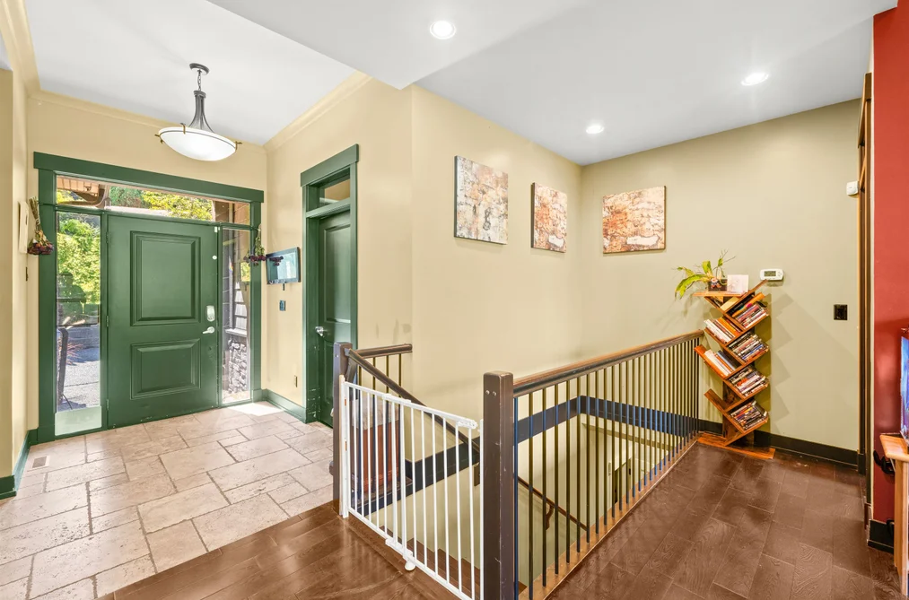 2518 WHATCOM ROAD, Abbotsford BC V3G 2L5, Abbotsford BC — Residential for Sale - Photo 3