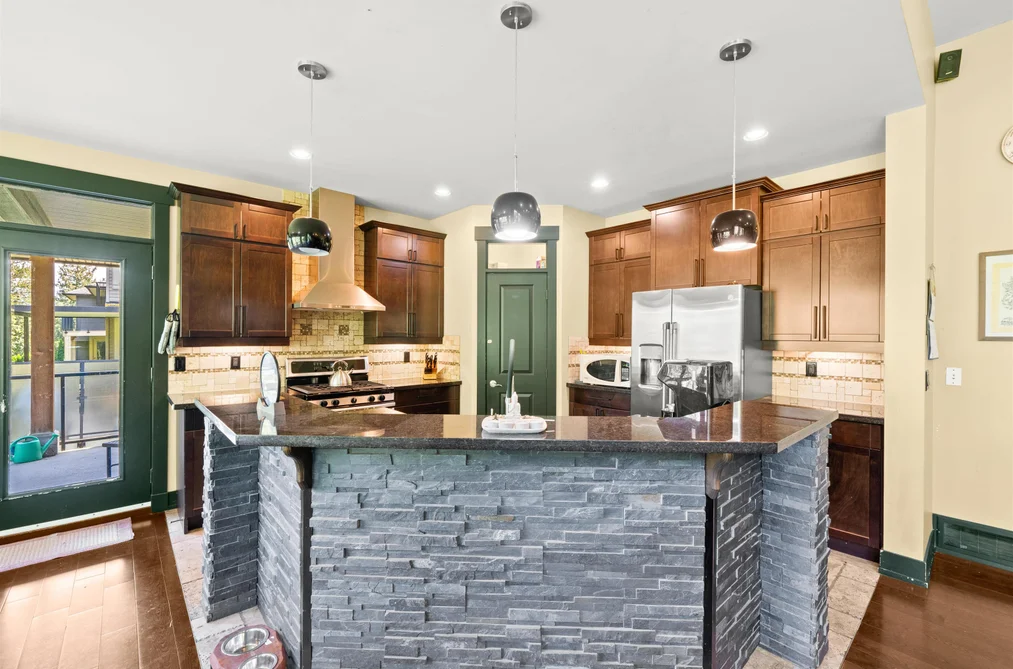 2518 WHATCOM ROAD, Abbotsford BC V3G 2L5, Abbotsford BC — Residential for Sale - Photo 4