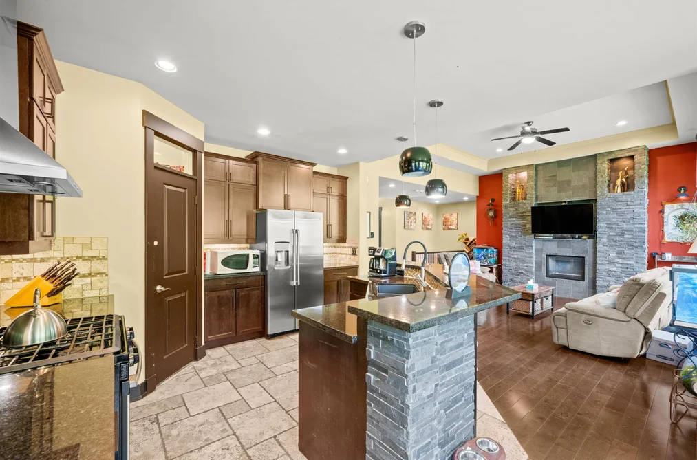 2518 WHATCOM ROAD, Abbotsford BC V3G 2L5, Abbotsford BC — Residential for Sale - Photo 5
