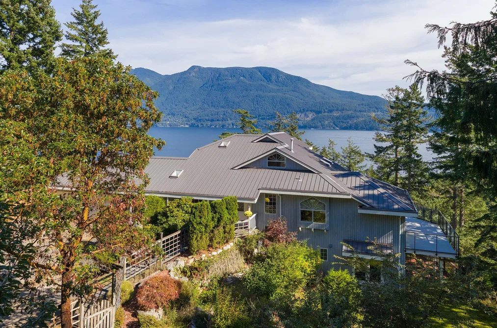 House for sale at 252 Jason Road Bowen Island British Columbia - MLS: R3107280
