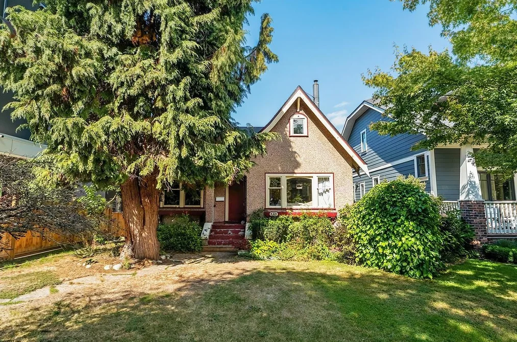 House for sale at 2521 Kitchener Street Vancouver British Columbia - MLS: R3166921