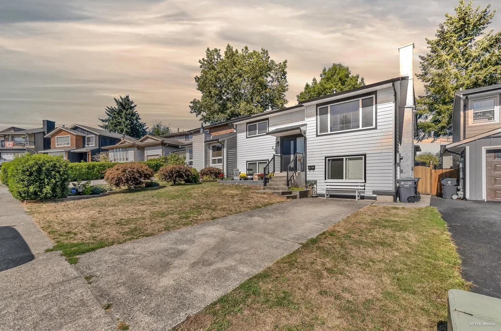 2521 WILDING CRESCENT, Langley BC V2Y 1C8, Langley BC — Residential for Sale - Photo 2
