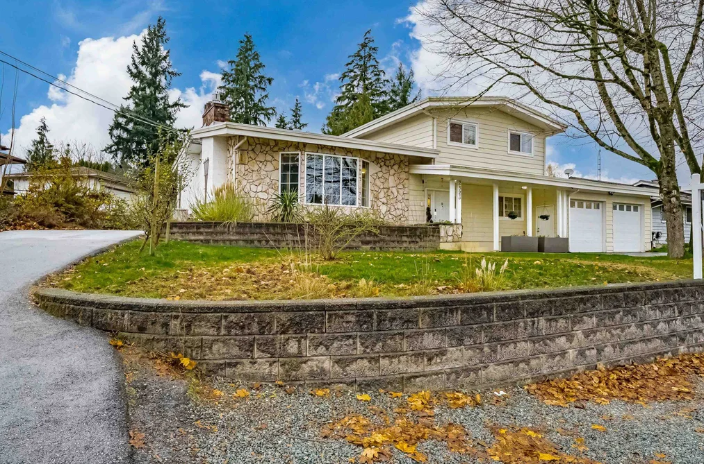 2523 SUNNYSIDE CRESCENT, Abbotsford BC V2T 1Y1, Abbotsford BC — Residential for Sale - Photo 2