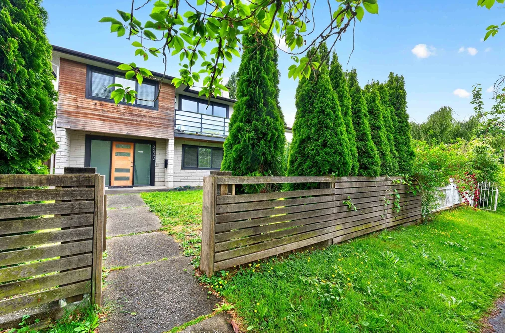 2532 E 24TH AVENUE, Vancouver BC V5R 1C9, Vancouver BC — Residential for Sale - Photo 2
