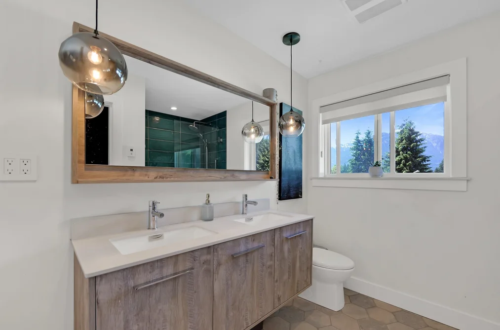 2539 JURA CRESCENT, Squamish, BC — Residential for Sale — Photo 5 of 40
