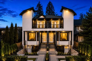 254 E 18th St, North Vancouver, BC - MLS: R3166831