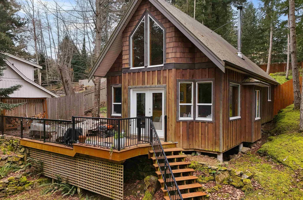 House for sale at 254 Mariners Way Mayne Island British Columbia - MLS: R3100777