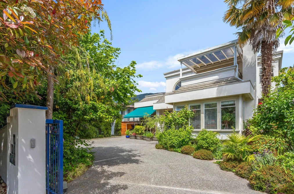 House for sale at 2541 Marine Drive West Vancouver British Columbia - MLS: R3125266