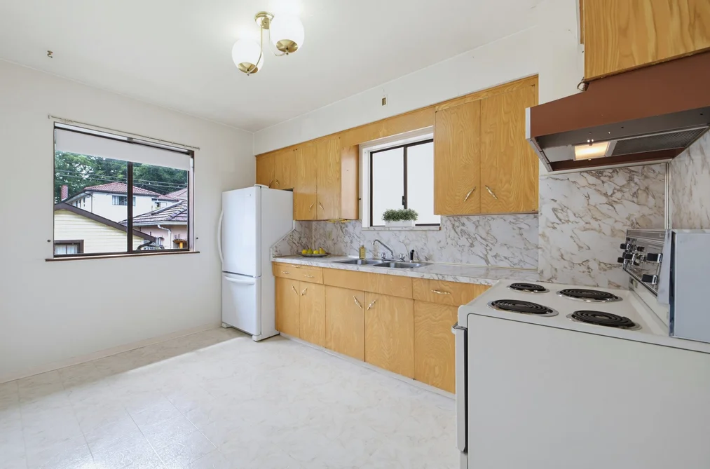 2546 NAPIER STREET, Vancouver BC V5K 2W5, Vancouver BC — Residential for Sale — Photo 10 of 34