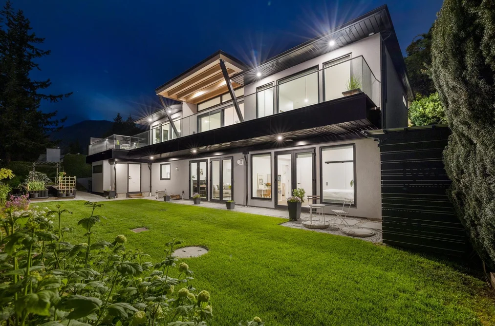 255 SANDRINGHAM CRESCENT, North Vancouver BC V7N 2R7, North Vancouver BC — Residential for Sale - Photo 2