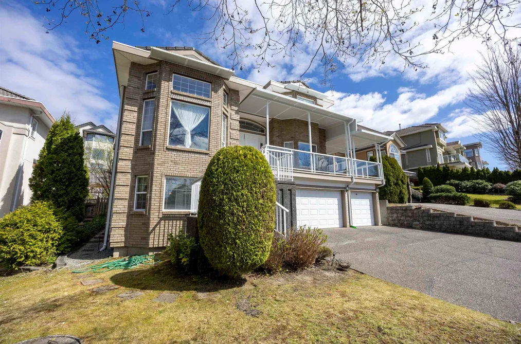 House for sale at 2551 Sapphire Place Coquitlam British Columbia - MLS: R3109064
