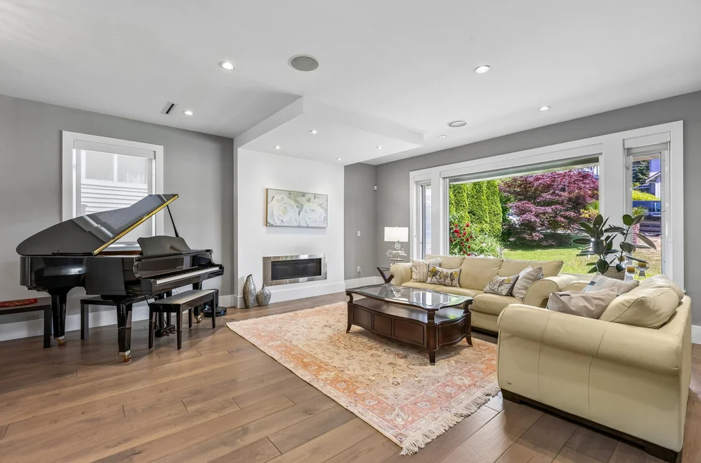 2553 WESTERN AVENUE, North Vancouver BC V7N 3L2, North Vancouver BC — Residential for Sale - Photo 2