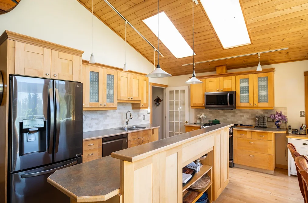 2556 LOWER ROAD, Roberts Creek BC V0N 2W4, Roberts Creek BC — Residential for Sale - Photo 3