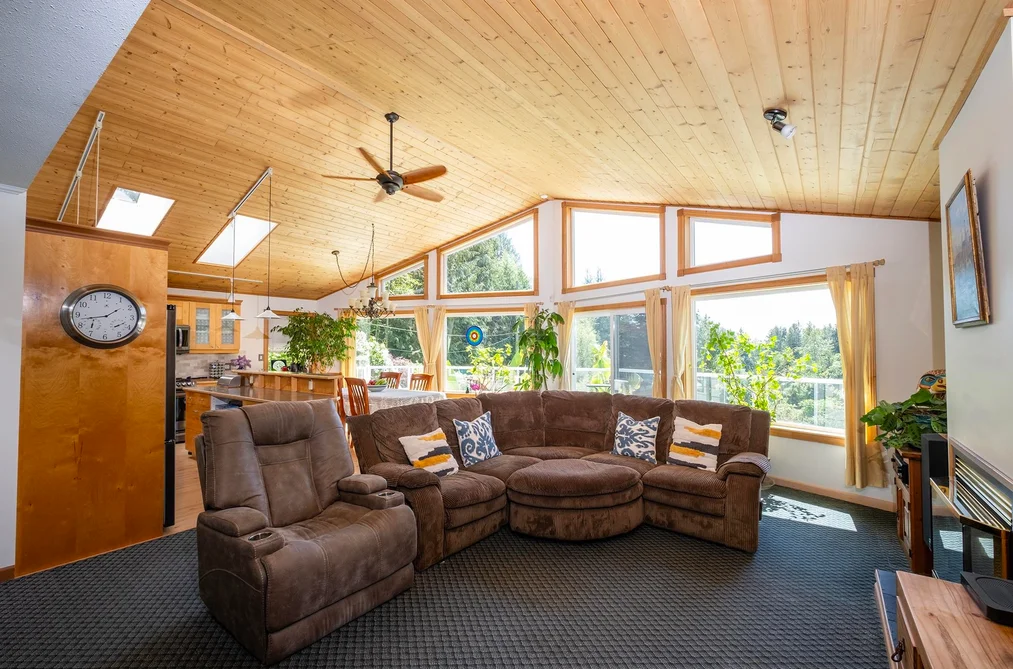 2556 LOWER ROAD, Roberts Creek BC V0N 2W4, Roberts Creek BC — Residential for Sale - Photo 5