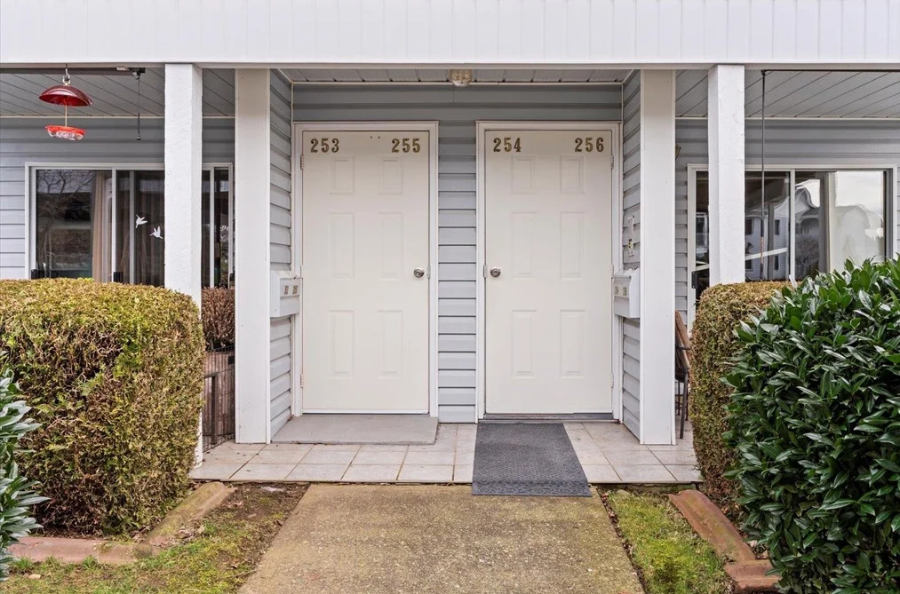 256 32691 GARIBALDI DRIVE, Abbotsford BC V2T 5T7, Abbotsford BC — Residential for Sale - Photo 2
