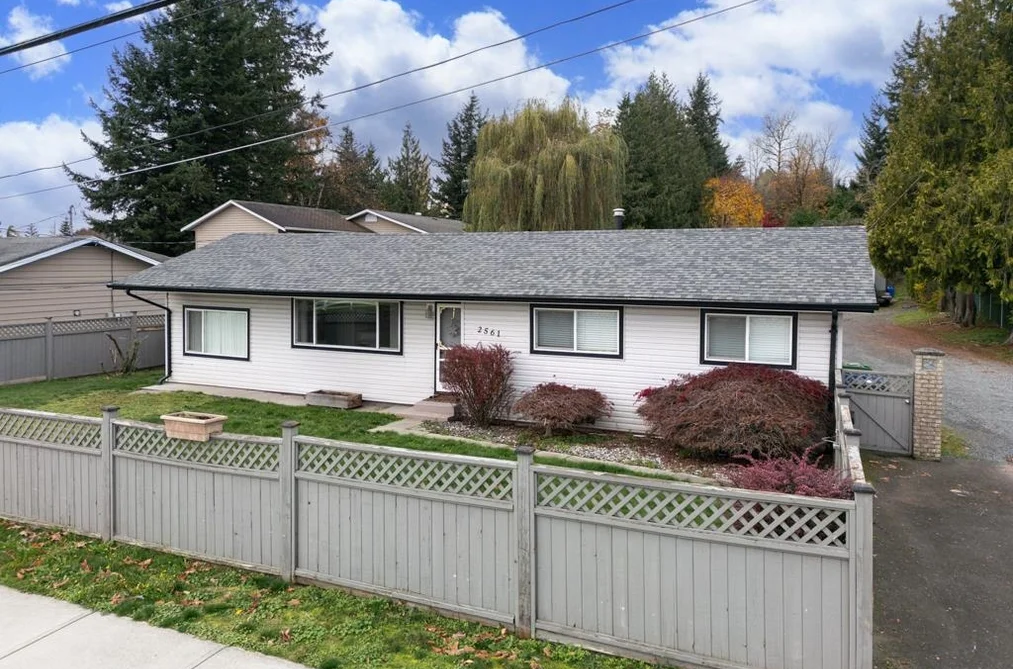 2561 ROSS ROAD, Abbotsford BC V4X 1J3, Abbotsford BC — Residential for Sale - Photo 2