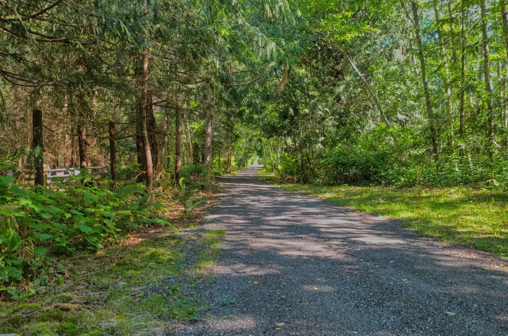 2562 MILES ROAD, Roberts Creek BC V0N 2W4, Roberts Creek BC — Residential for Sale — Photo 3 of 40