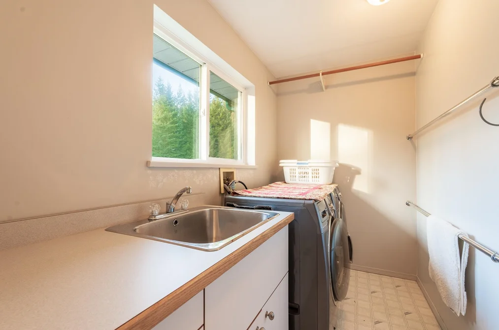 2562 MILES ROAD, Roberts Creek BC V0N 2W4, Roberts Creek BC — Residential for Sale — Photo 30 of 40