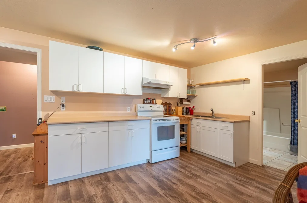2562 MILES ROAD, Roberts Creek BC V0N 2W4, Roberts Creek BC — Residential for Sale — Photo 32 of 40