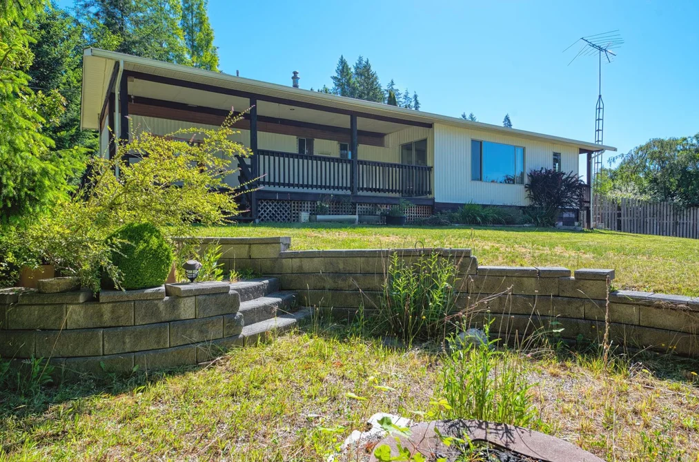 2562 MILES ROAD, Roberts Creek BC V0N 2W4, Roberts Creek BC — Residential for Sale — Photo 36 of 40