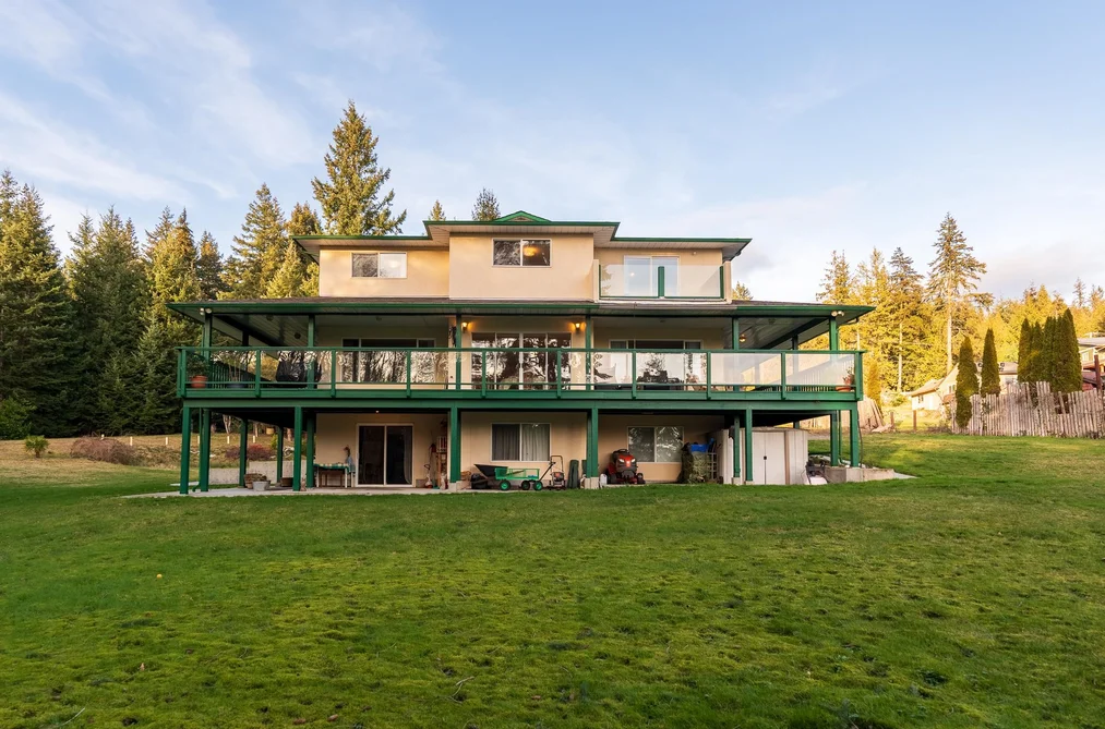 2562 MILES ROAD, Roberts Creek BC V0N 2W4, Roberts Creek BC — Residential for Sale — Photo 5 of 40