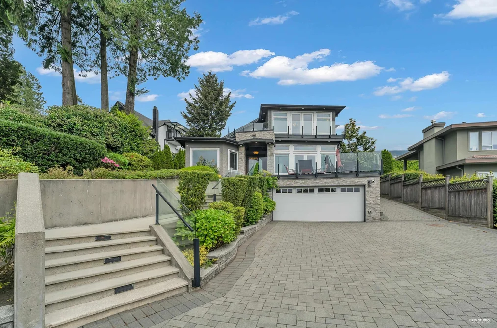 2567 LAWSON AVENUE, West Vancouver BC V7V 2G1, West Vancouver BC — Residential for Sale - Photo 2