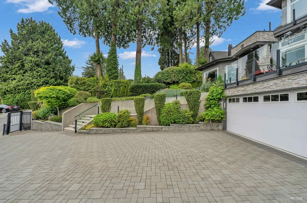 2567 LAWSON AVENUE, West Vancouver BC V7V 2G1, West Vancouver BC — Residential for Sale - Photo 3