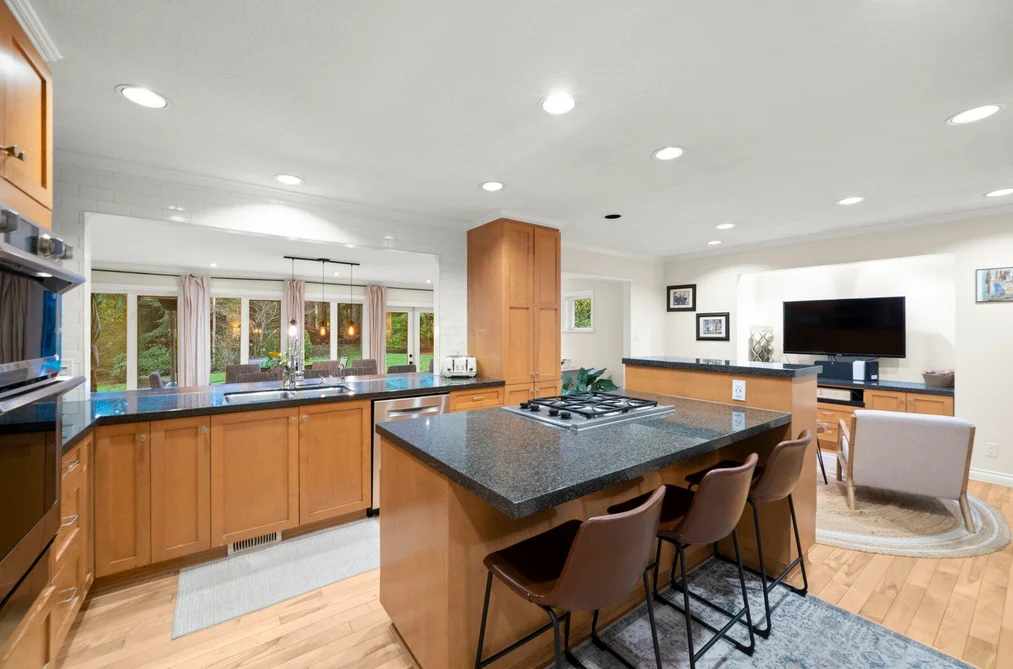 2569 HYANNIS POINT, North Vancouver BC V7H 1R9, North Vancouver BC — Residential for Sale - Photo 6